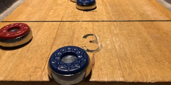 Shuffelboard på Pitchers